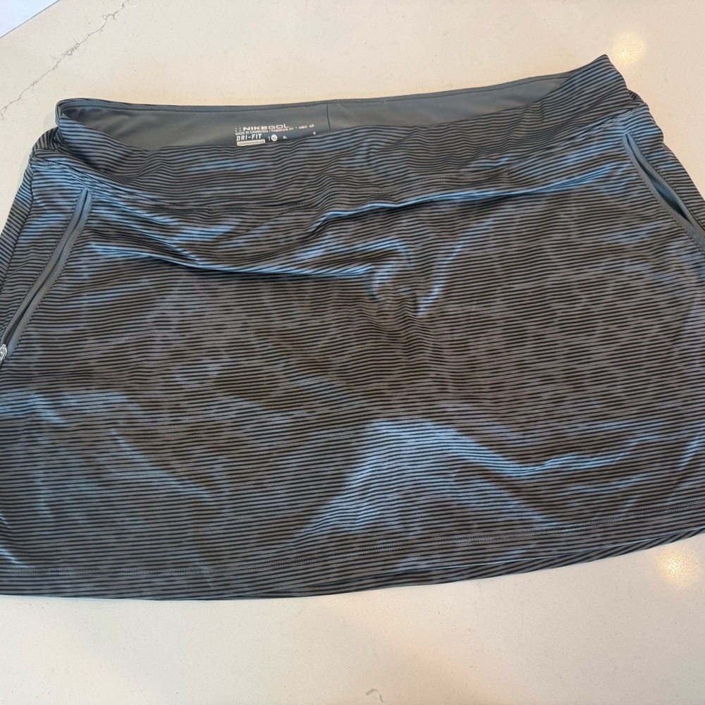 Nike Black and Dark Gray Striped Athletic Skort
